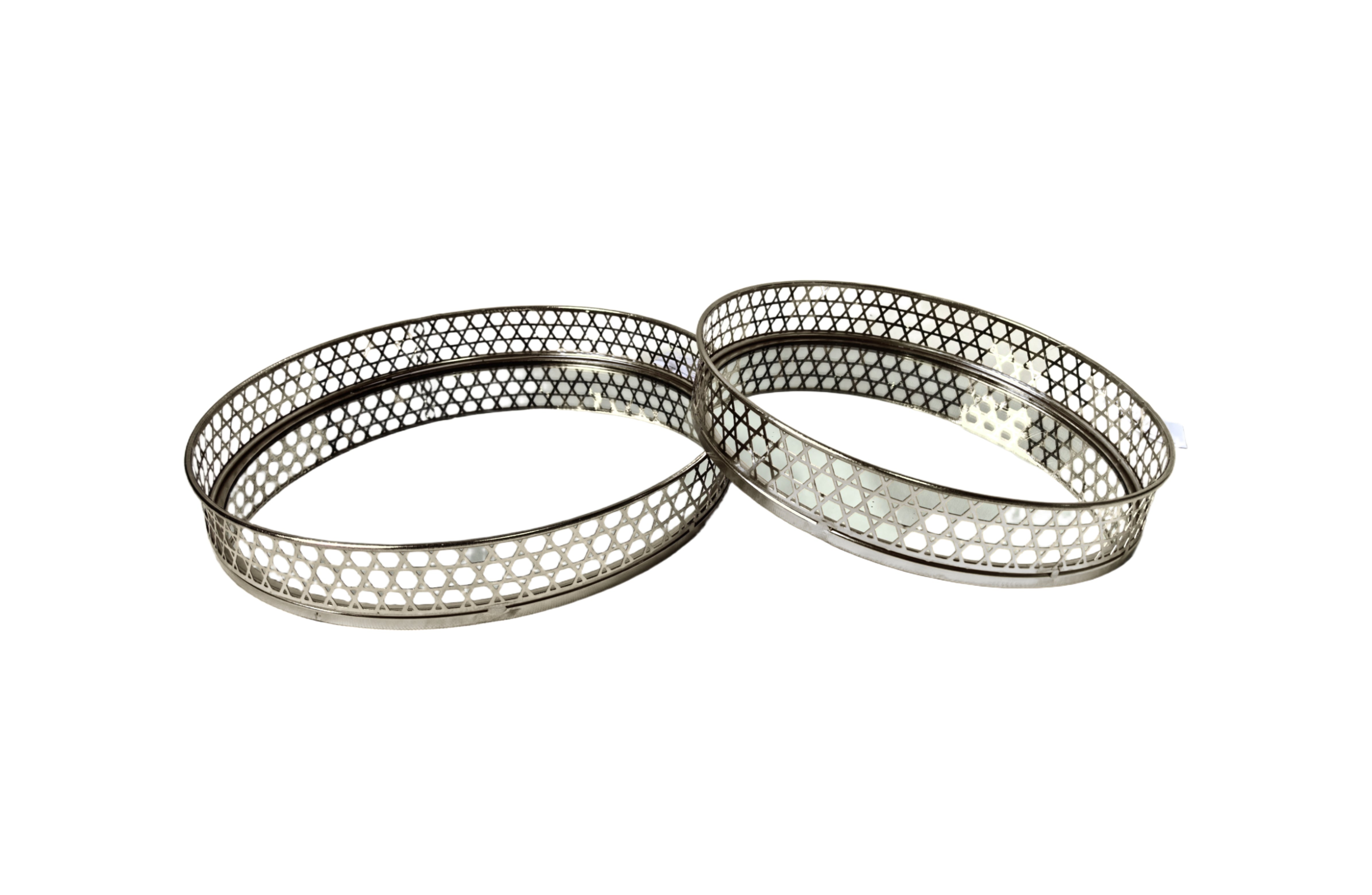 Vases & Table Decor: Nina Tray - Round - Large - Silver