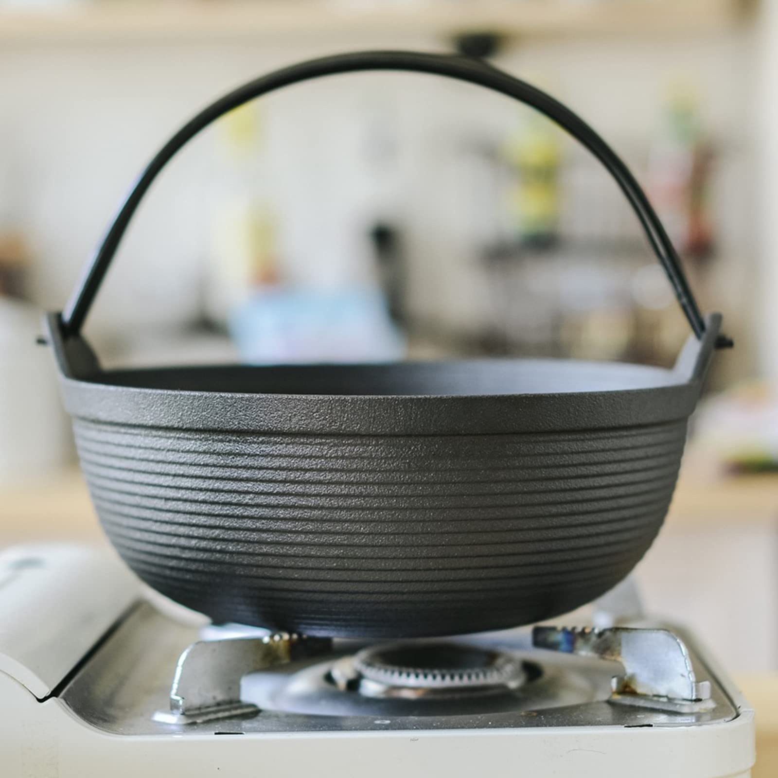 Fire Pits: 29cm Cast Iron Sukiyaki Iron Pot Japanese Shabu Shabu Pot Pan Stockpot Wooden Lid Home Camping Picnic