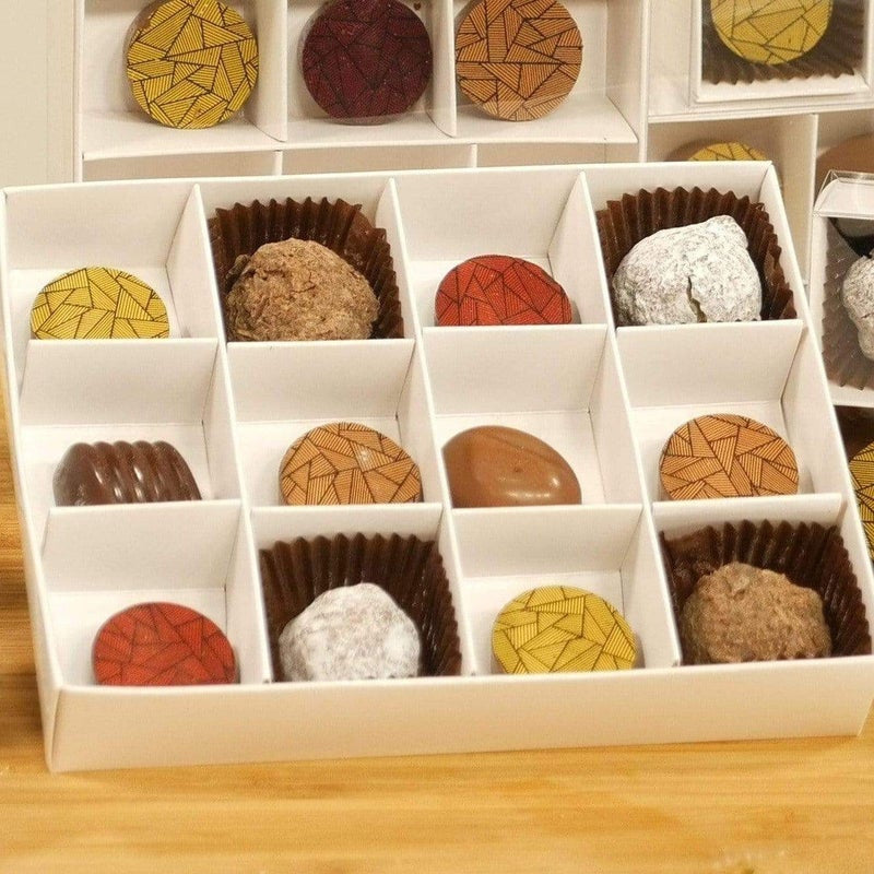 10 Pack of White Card Chocolate Sweet Soap Product Retail Gift Box - 12 bay 4x4x3cm Compartments  - Clear Slide On Lid - 16x12x3cm