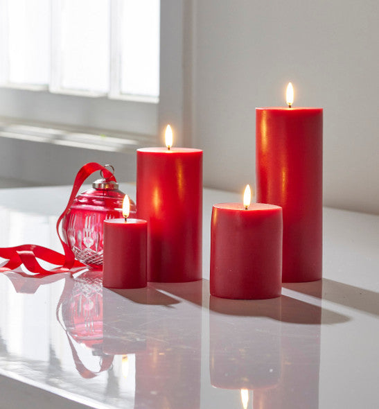 Christmas Decorations: 4 Pack Red Wax Pillar Advent Candles Xmas Wedding Party Table Room Centrepiece Decor Graduated sized 6 to 15cm High