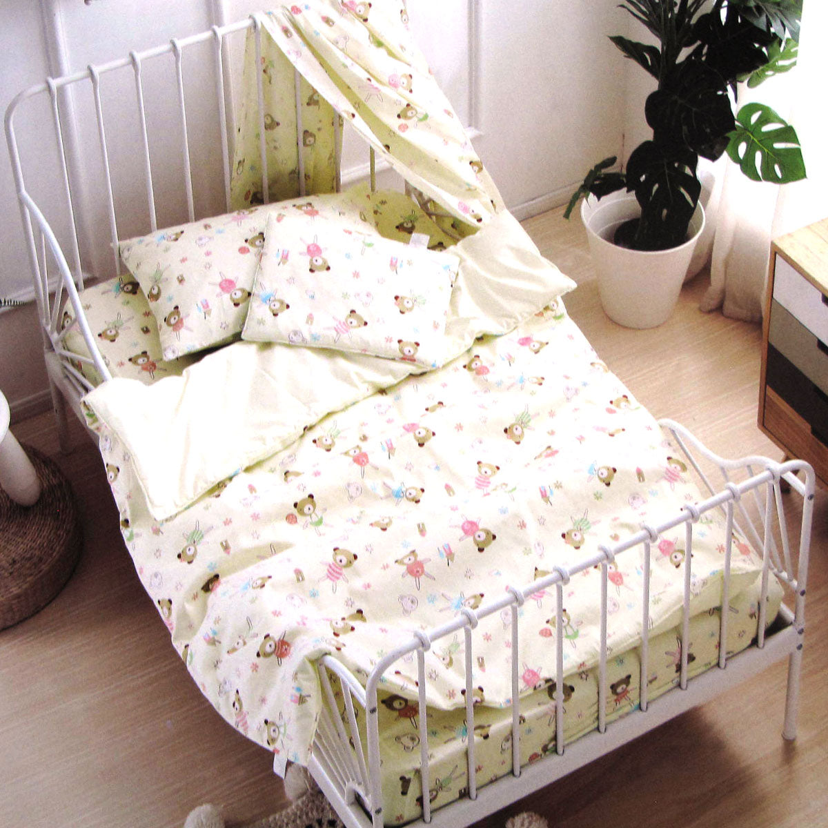 Bed Sheets: Bear Fashionista Baby 100% Cotton Printed Sheet Set Cot Size