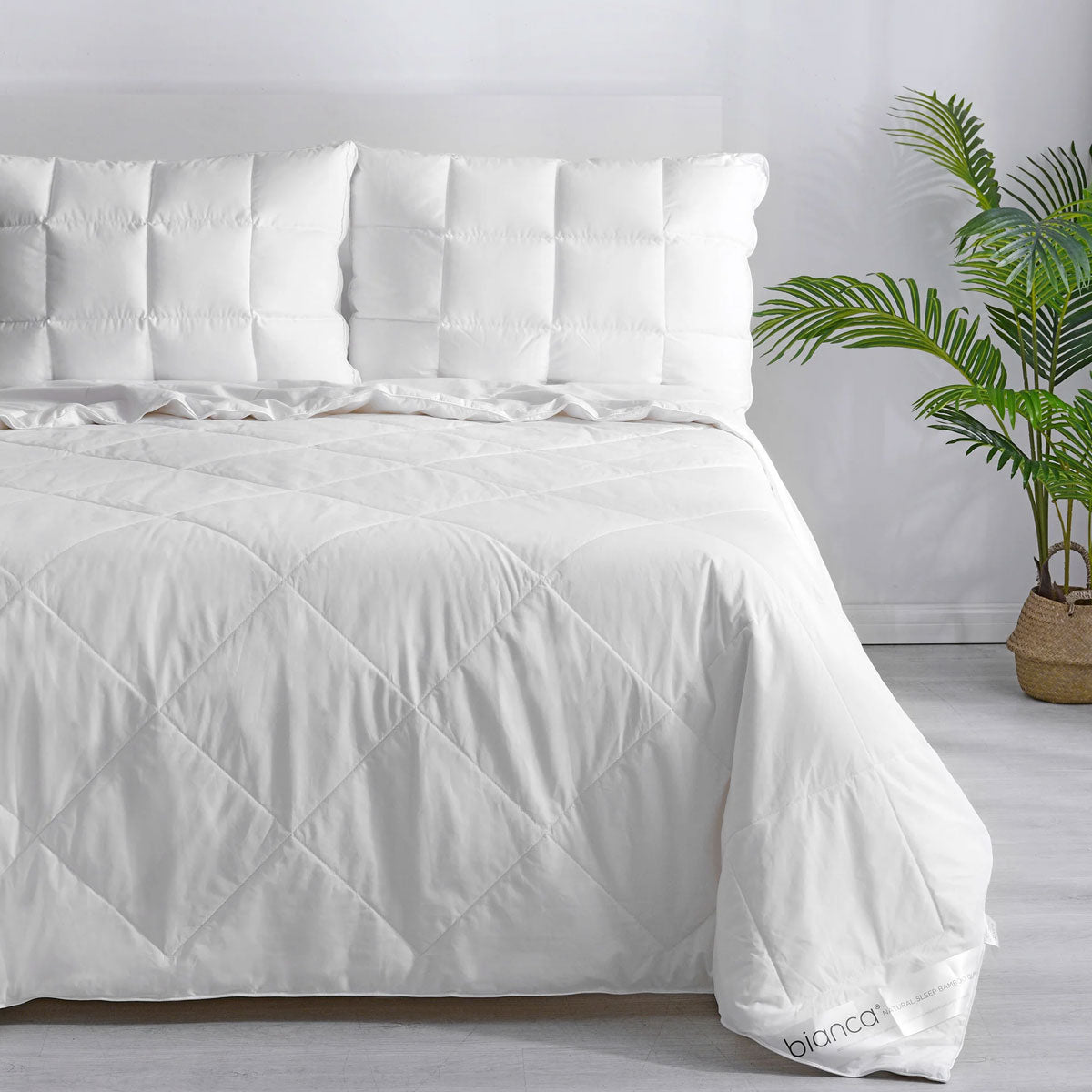Quilts & Duvets: Bianca 250GSM Natural Sleep Bamboo Summer Quilt Queen