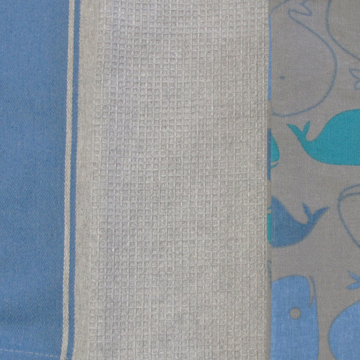 Table Linen & Kitchen Towels: Home Oasis Set of 3 Printed Cotton Rich Tea Towels 50 x 70 cm Whale Grey