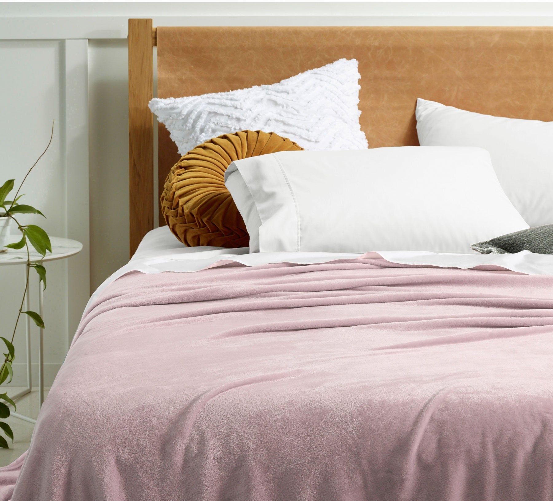 Blankets & Throws: Accessorize Super Soft Blanket Queen/King Blush
