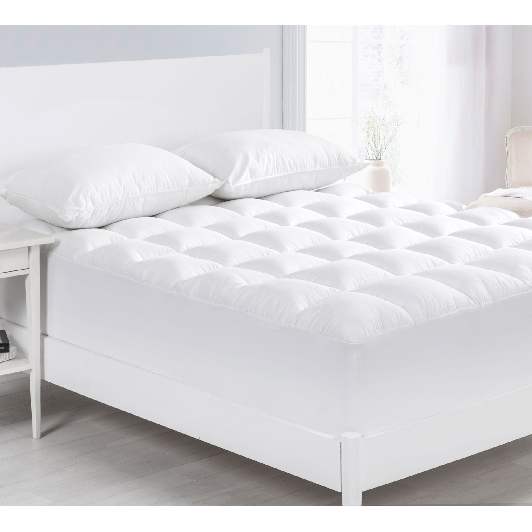Mattress Protectors: Cloudland 1000GSM Memory Resistant Microball Fill Mattress Topper Super King