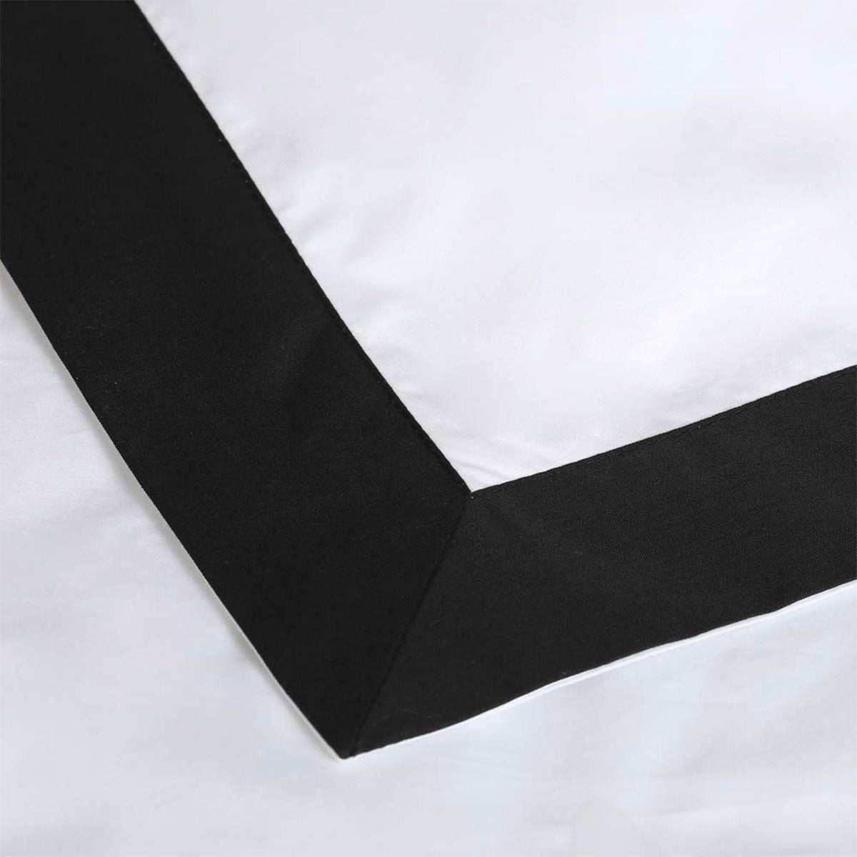 Duvet Covers: Accessorize White/Black Tailored Hotel Deluxe Cotton Quilt Cover Set Queen