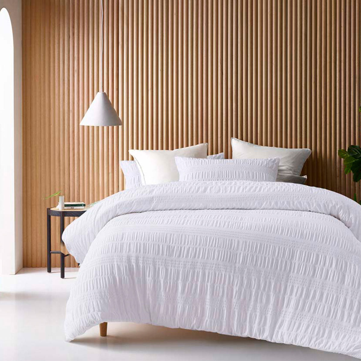 Duvet Covers: Accessorize Seersucker White Quilt Cover Set Queen