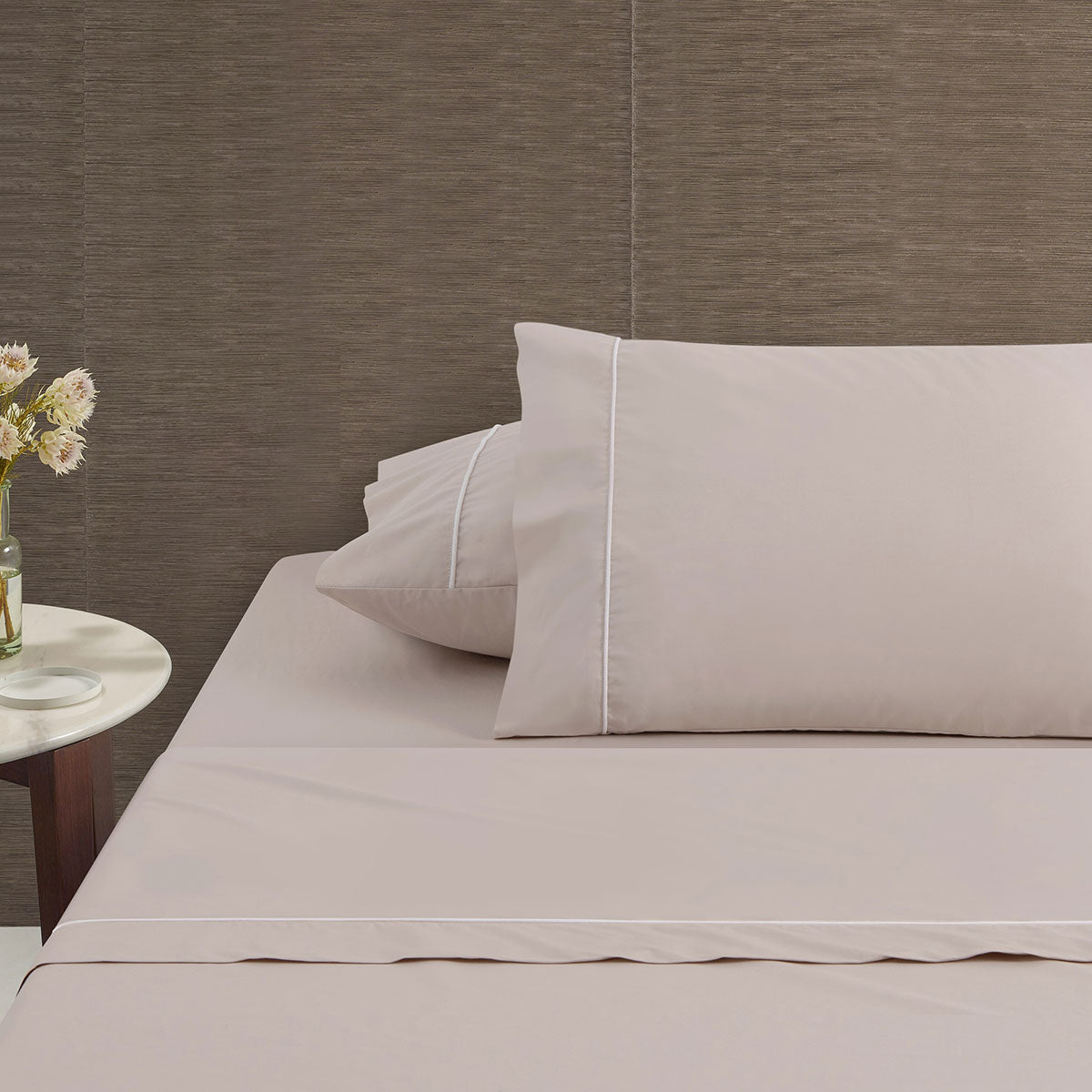 Bed Sheets: Accessorize White/Natural Piped Hotel Deluxe Cotton Sheet Set Queen