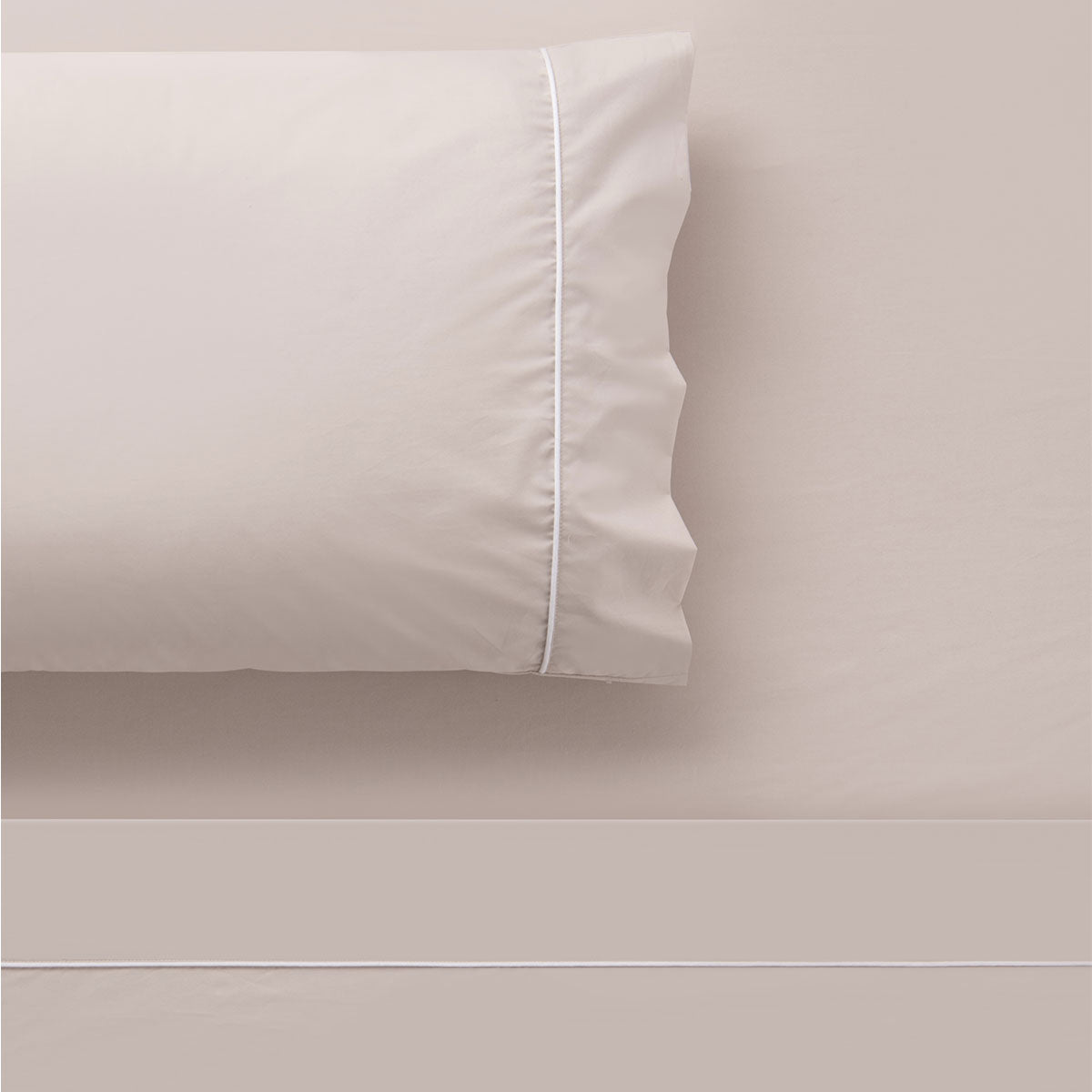 Bed Sheets: Accessorize White/Natural Piped Hotel Deluxe Cotton Sheet Set Queen