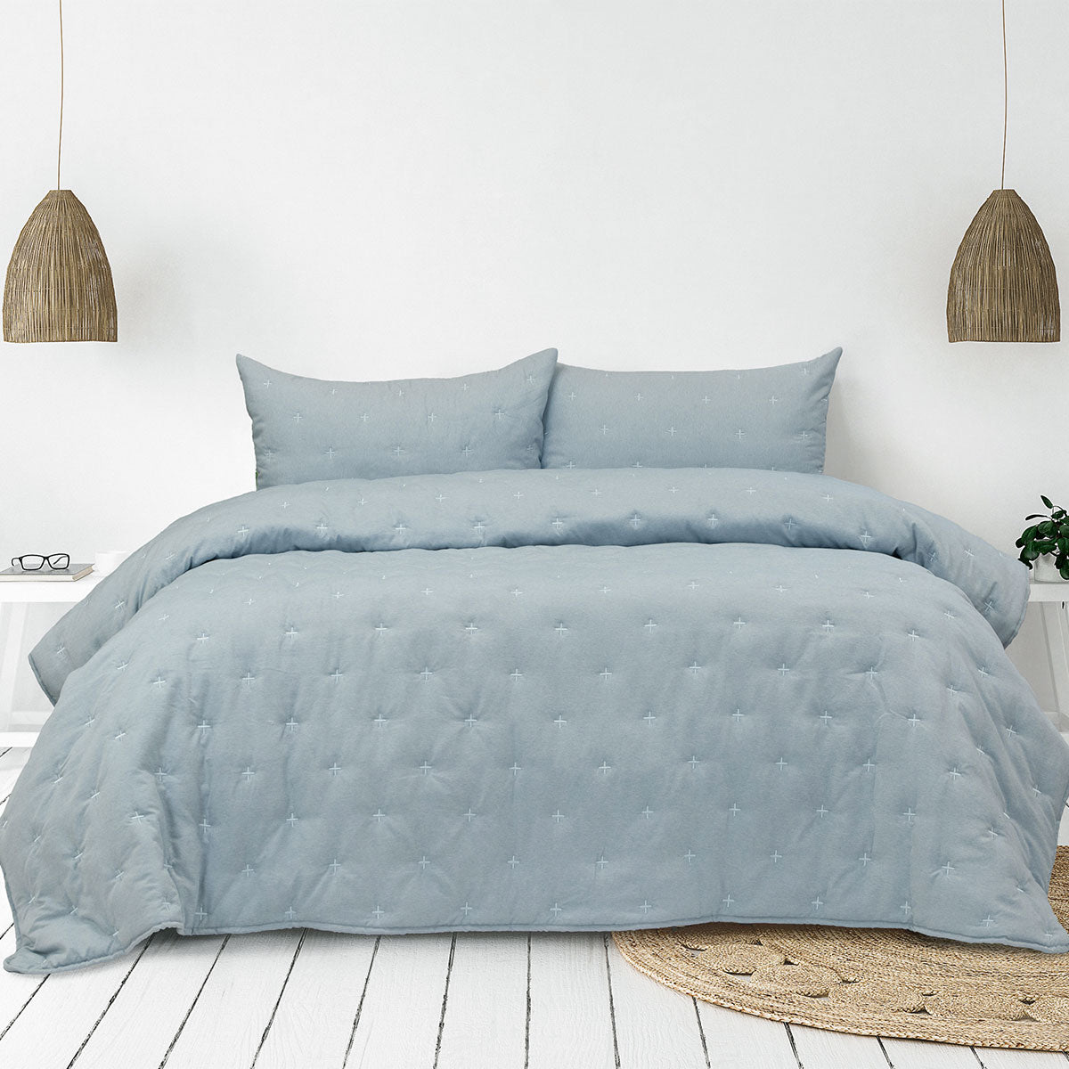 Quilts & Duvets: Ardor Saladin Chambray 3 Pcs Embroidered Comforter Set Queen/King