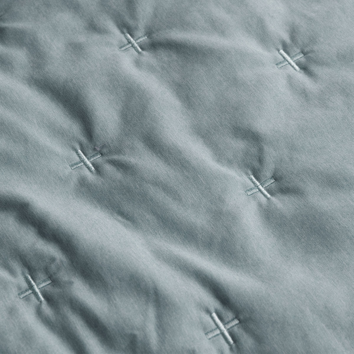 Quilts & Duvets: Ardor Saladin Chambray 3 Pcs Embroidered Comforter Set Queen/King