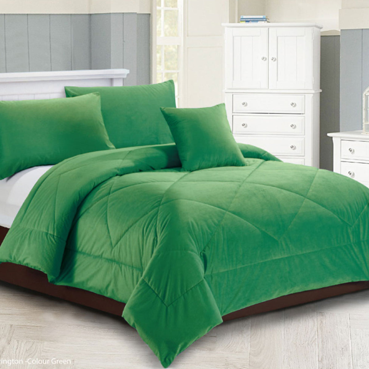 Quilts & Duvets: Georges Fine Linens Carrington Quilt / Comforter Set Green Super King