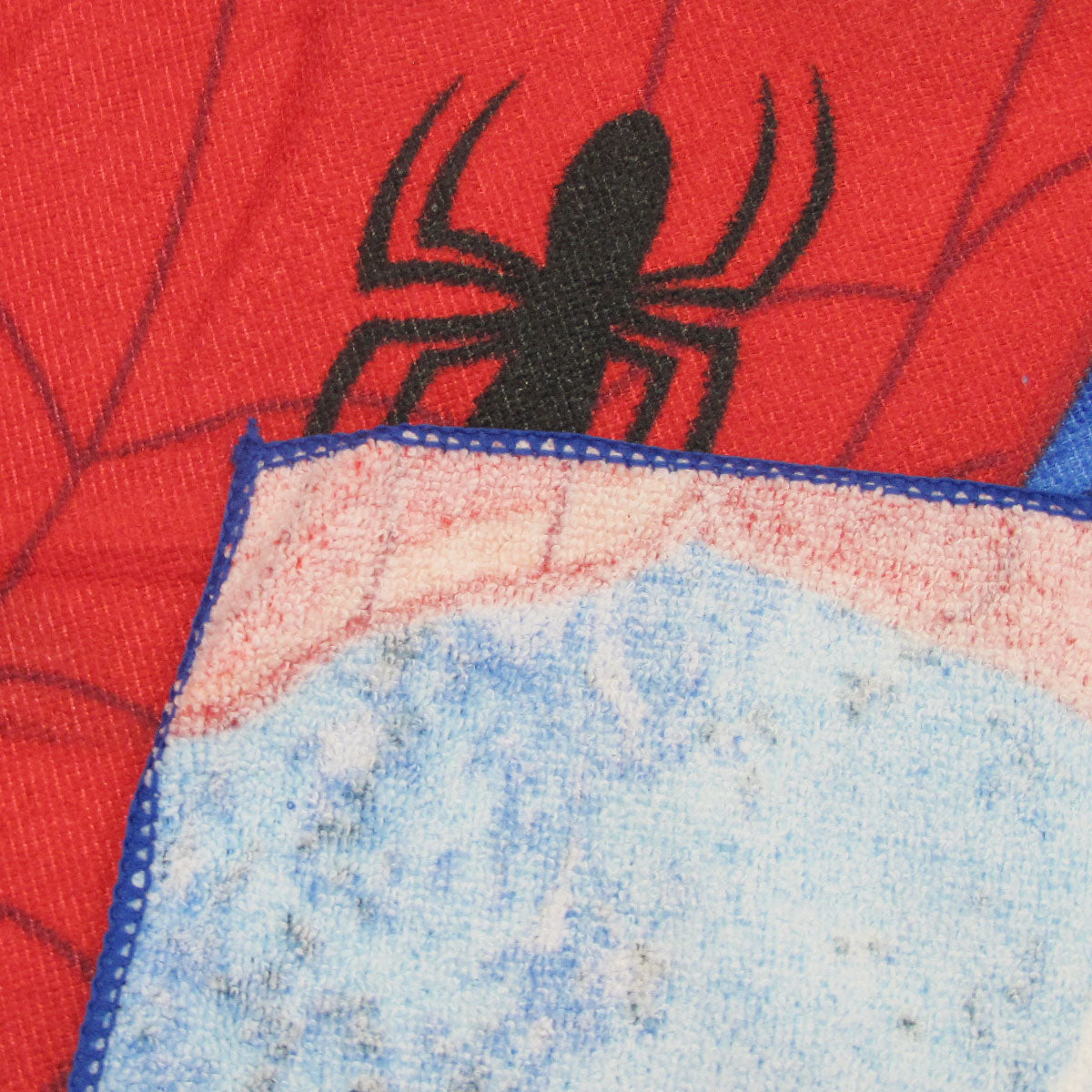 Beach Towels: Bloomington Ultimate Spiderman Kids Cartoon Printed Microfiber Beach Towel 70 x 137 cm