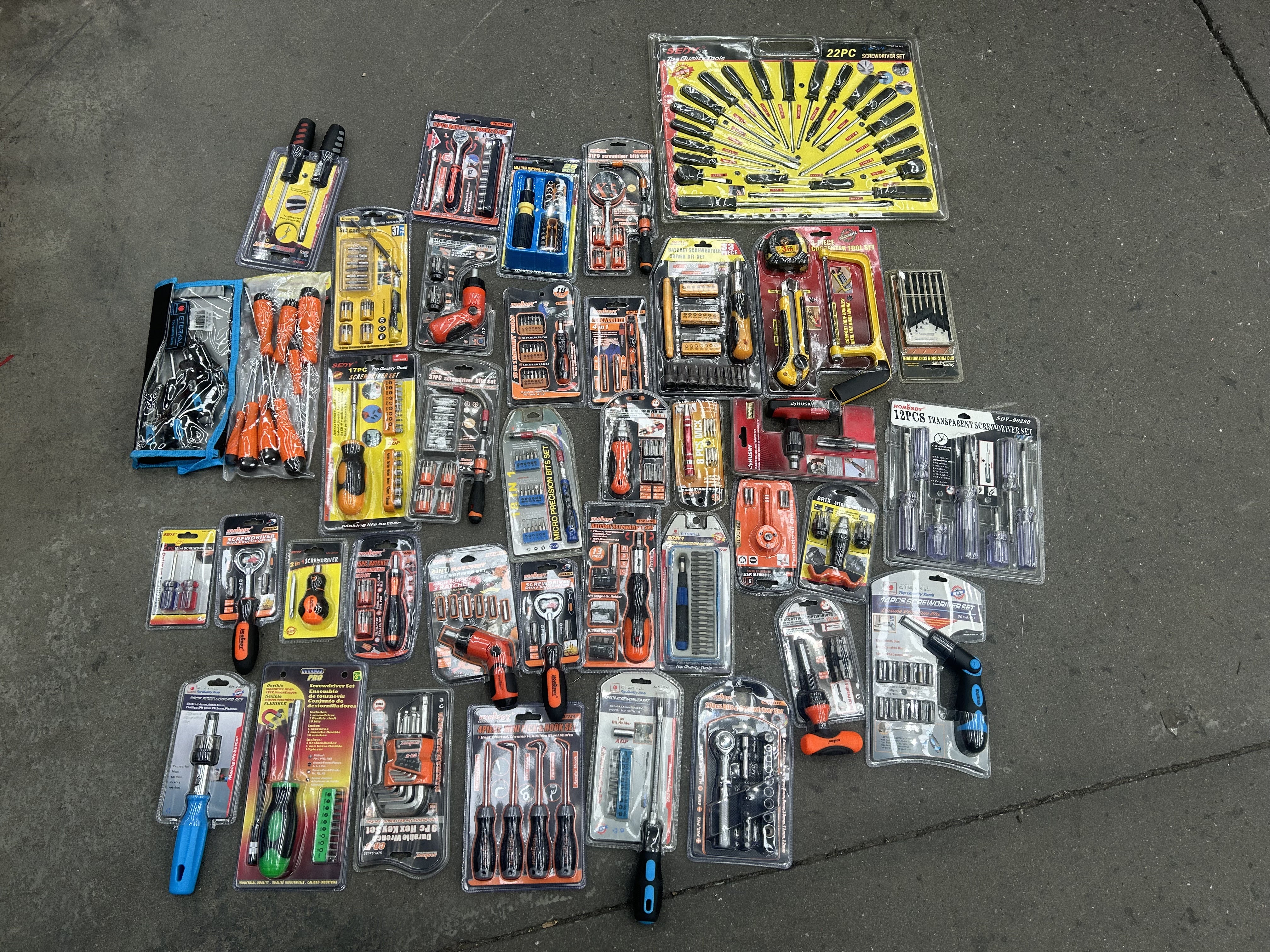 Putty Knives, Scrapers & Chisels: 15x Random ScrewDriver Sets