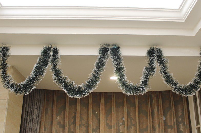 Christmas Wreaths & Garlands: 5x 2.5m Christmas Tinsel Xmas Garland Sparkly Snowflake Party Natural Home Décor, Snow Tips in Dark Green