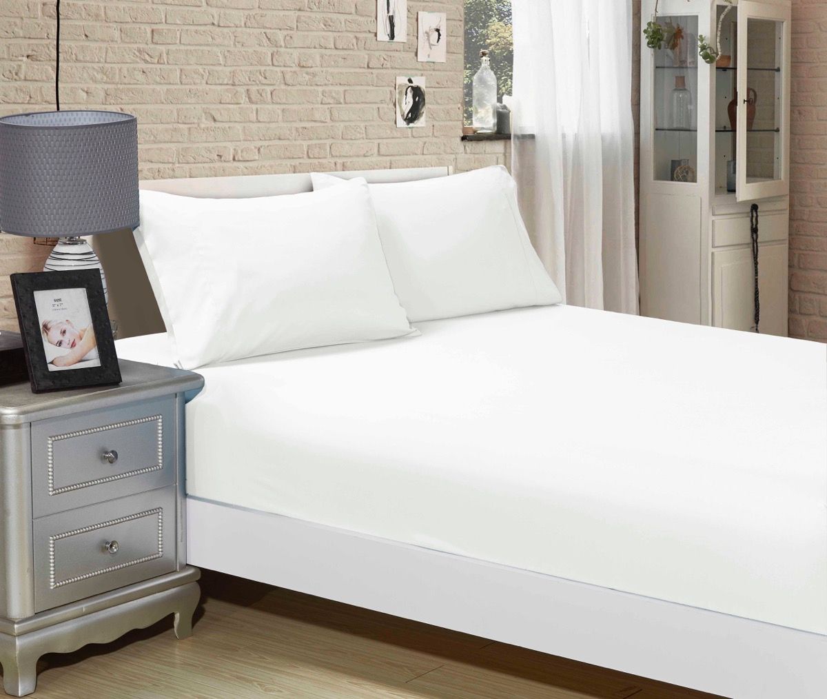 Bed Sheets: 1000TC Ultra Soft Fitted Sheet & 2 Pillowcases Set - Queen Size Bed - White
