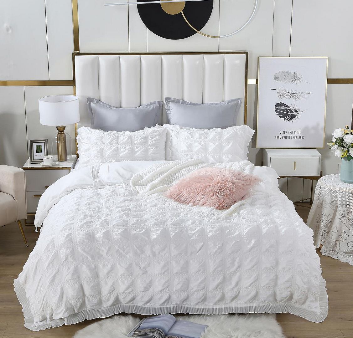 Duvet Covers: Ruffles Textured Jacquard Super King Size white Duvet Quilt Cover Set