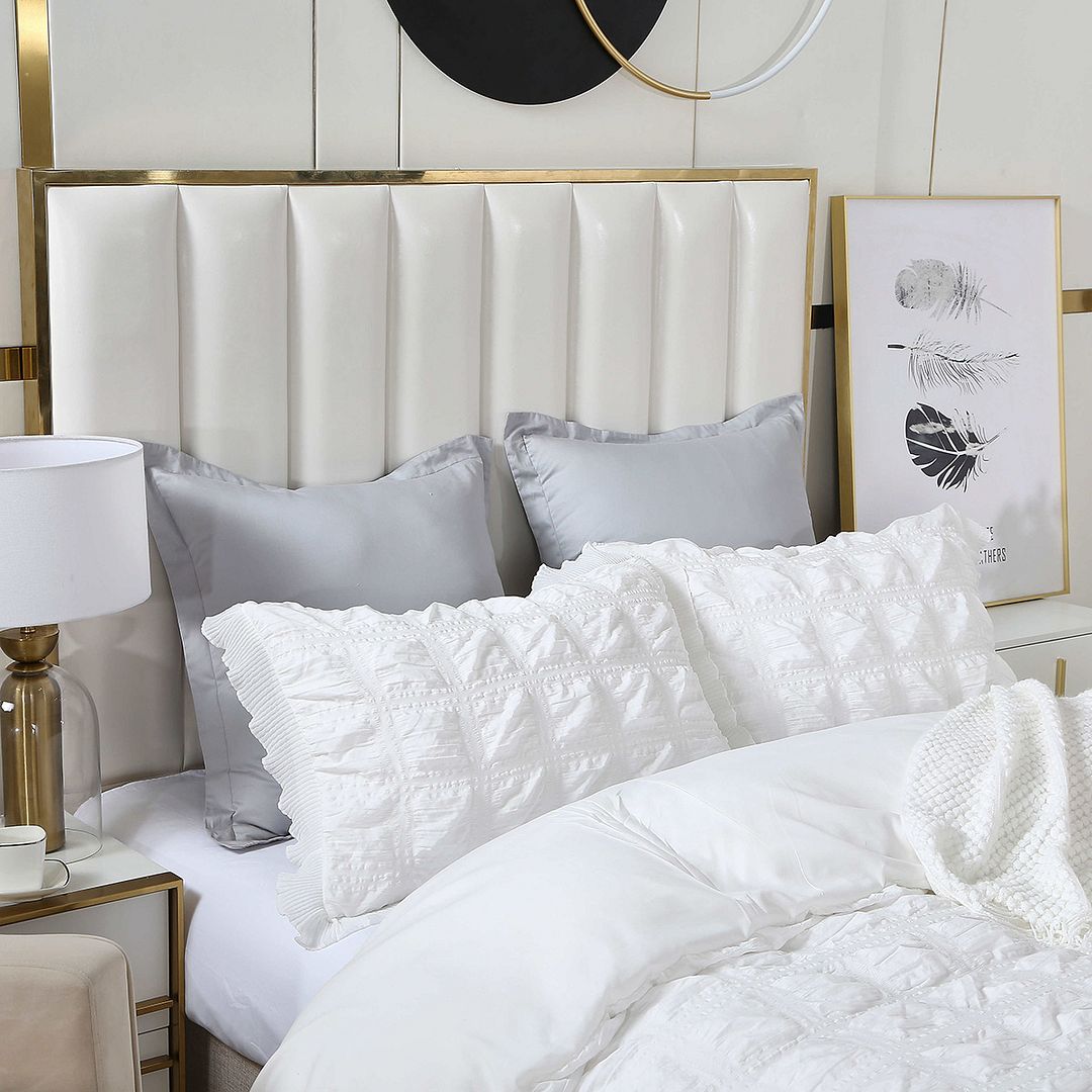 Duvet Covers: Ruffles Textured Jacquard Super King Size white Duvet Quilt Cover Set