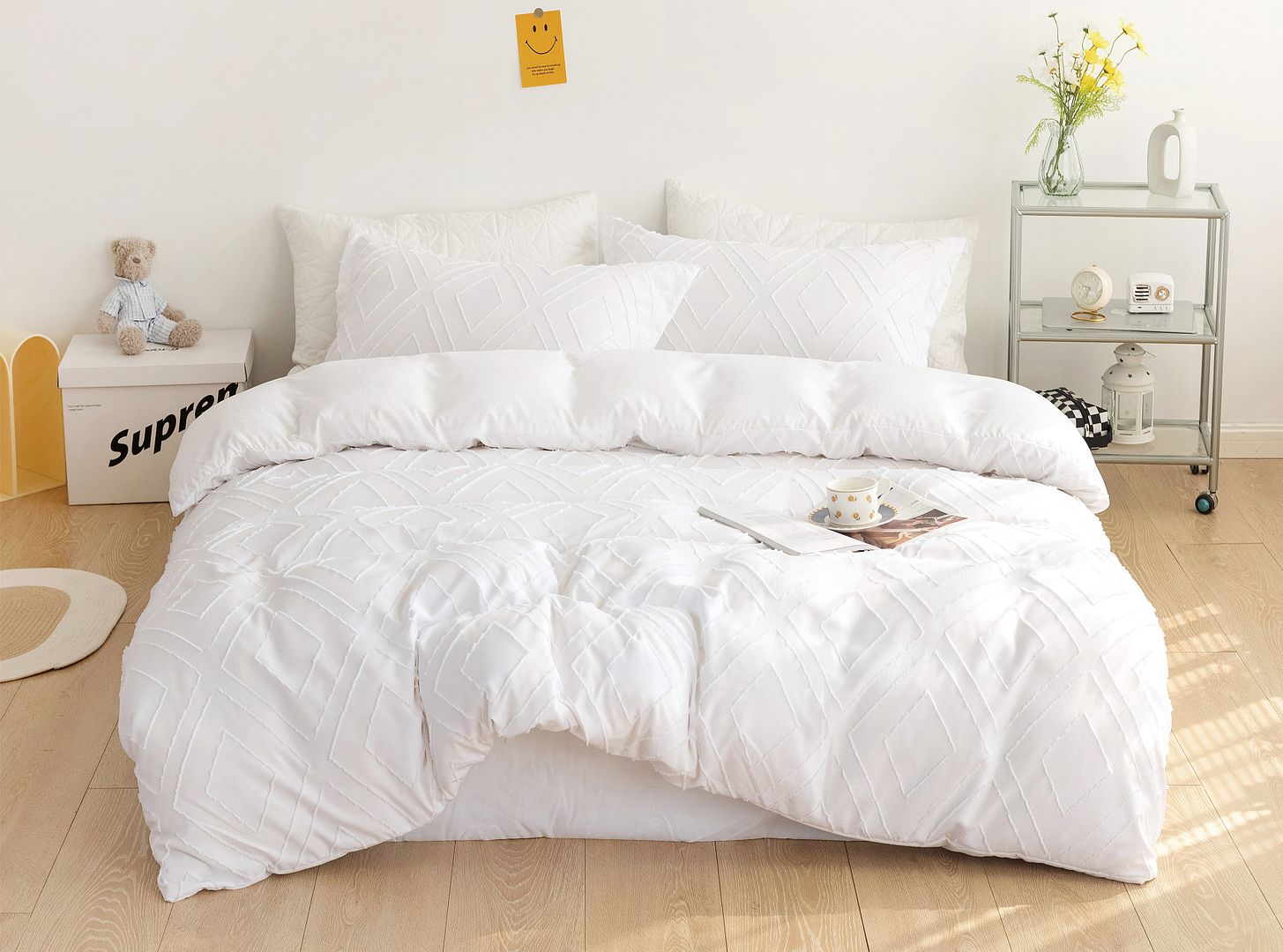 Duvet Covers: Tufted Diamond Jacquard Super King Size White Duvet Quilt Cover Set