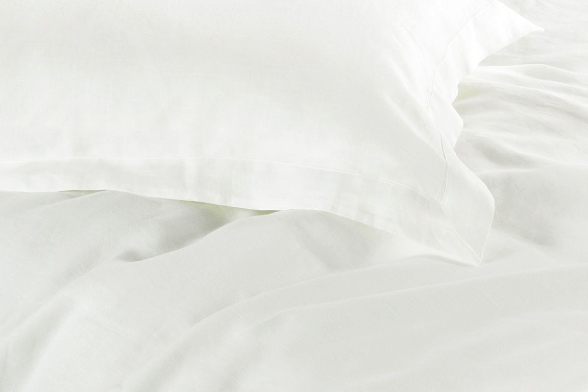 Duvet Covers: 1000TC Tailored King Single Size White Duvet Quilt Cover Set
