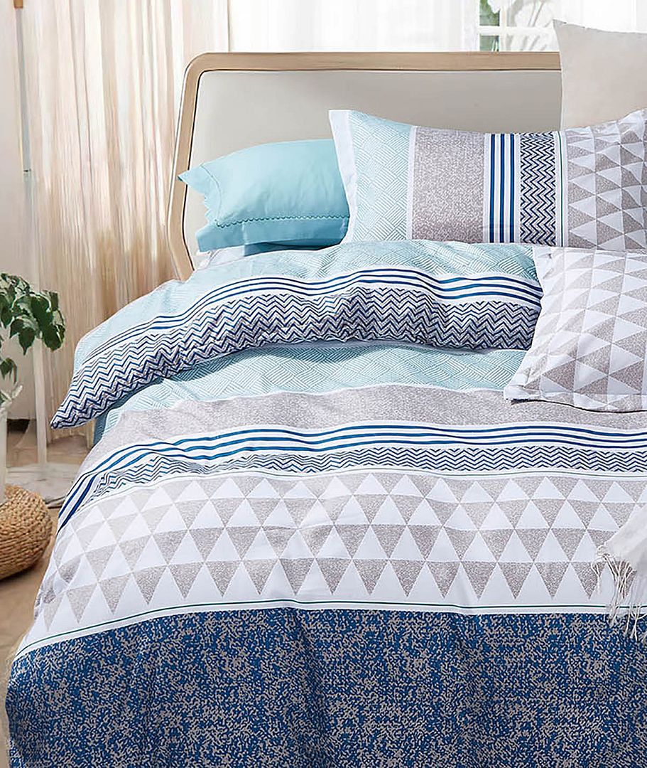 Duvet Covers: Danya Double Size Quilt/Duvet Cover Set