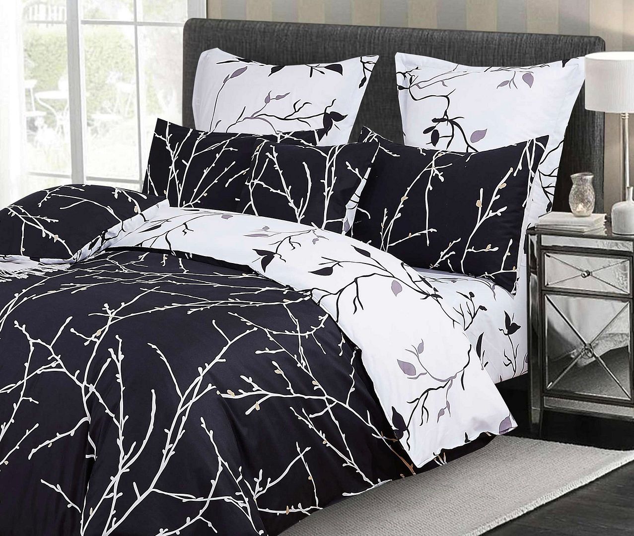 Duvet Covers: Tree Reversible Double Size Quilt/Duvet Cover Set - Black