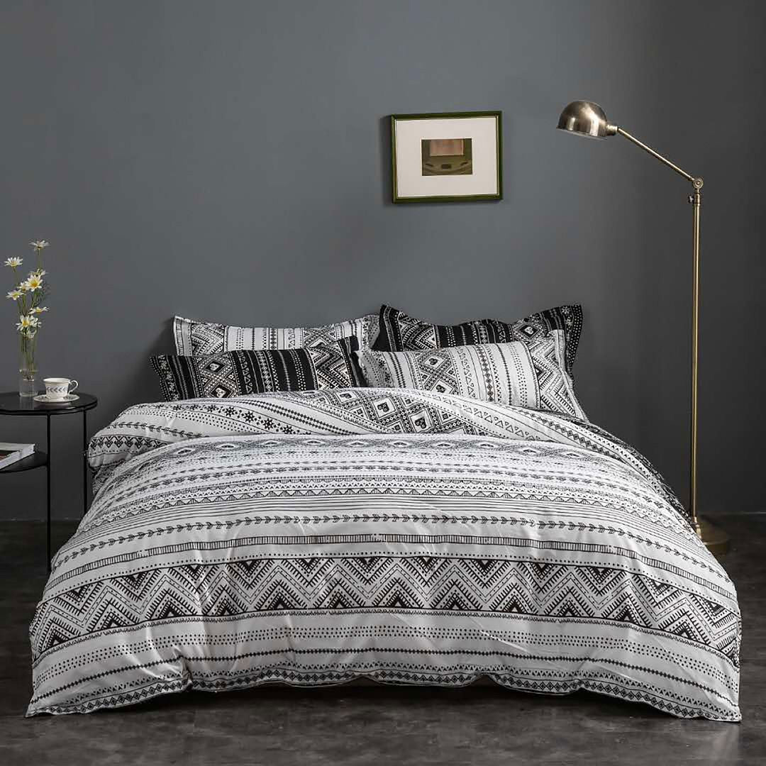 Duvet Covers: Tugo Reversible King Size Quilt/Duvet Cover Set