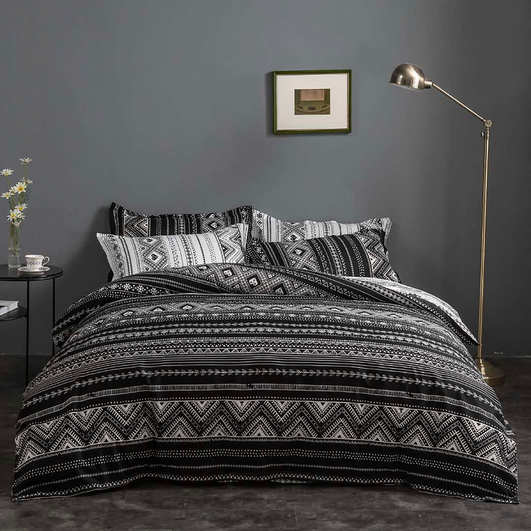 Duvet Covers: Tugo Reversible King Size Quilt/Duvet Cover Set