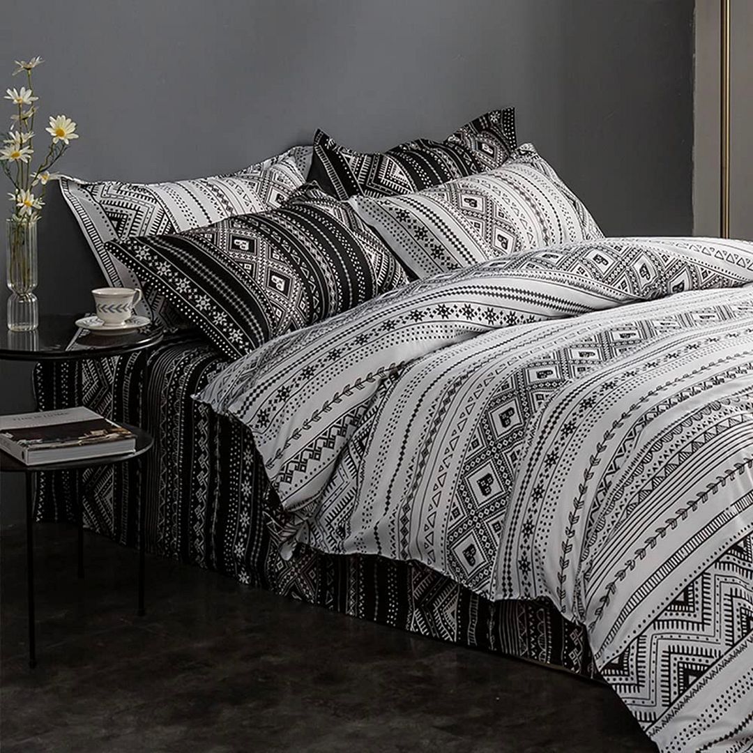 Duvet Covers: Tugo Reversible King Size Quilt/Duvet Cover Set