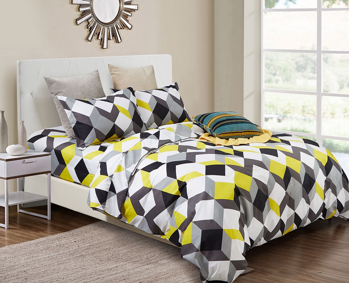 Duvet Covers: Jensson Queen Size Duvet Quilt Cover Set