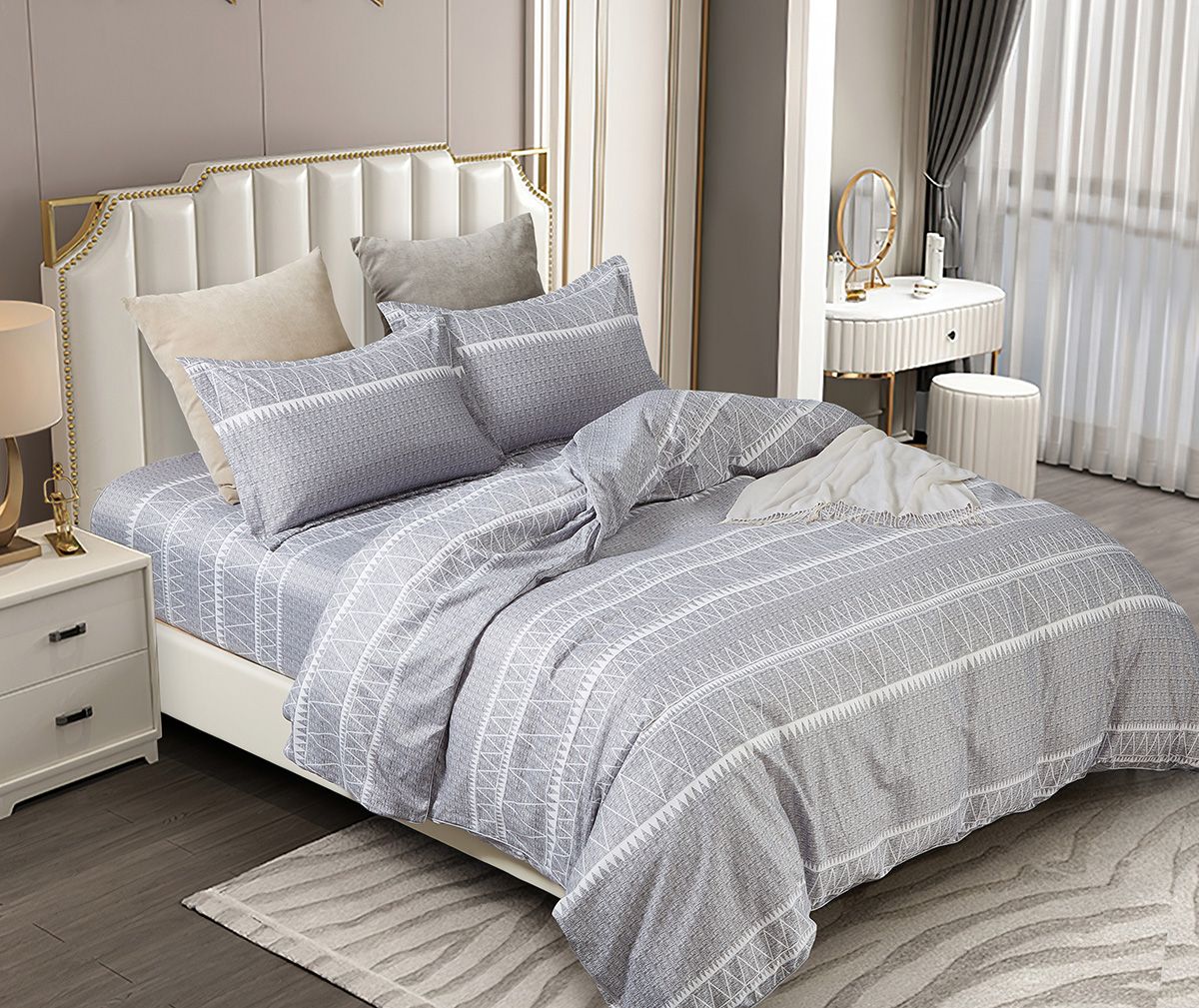 Duvet Covers: Winslow Queen Size Duvet Quilt Cover Set