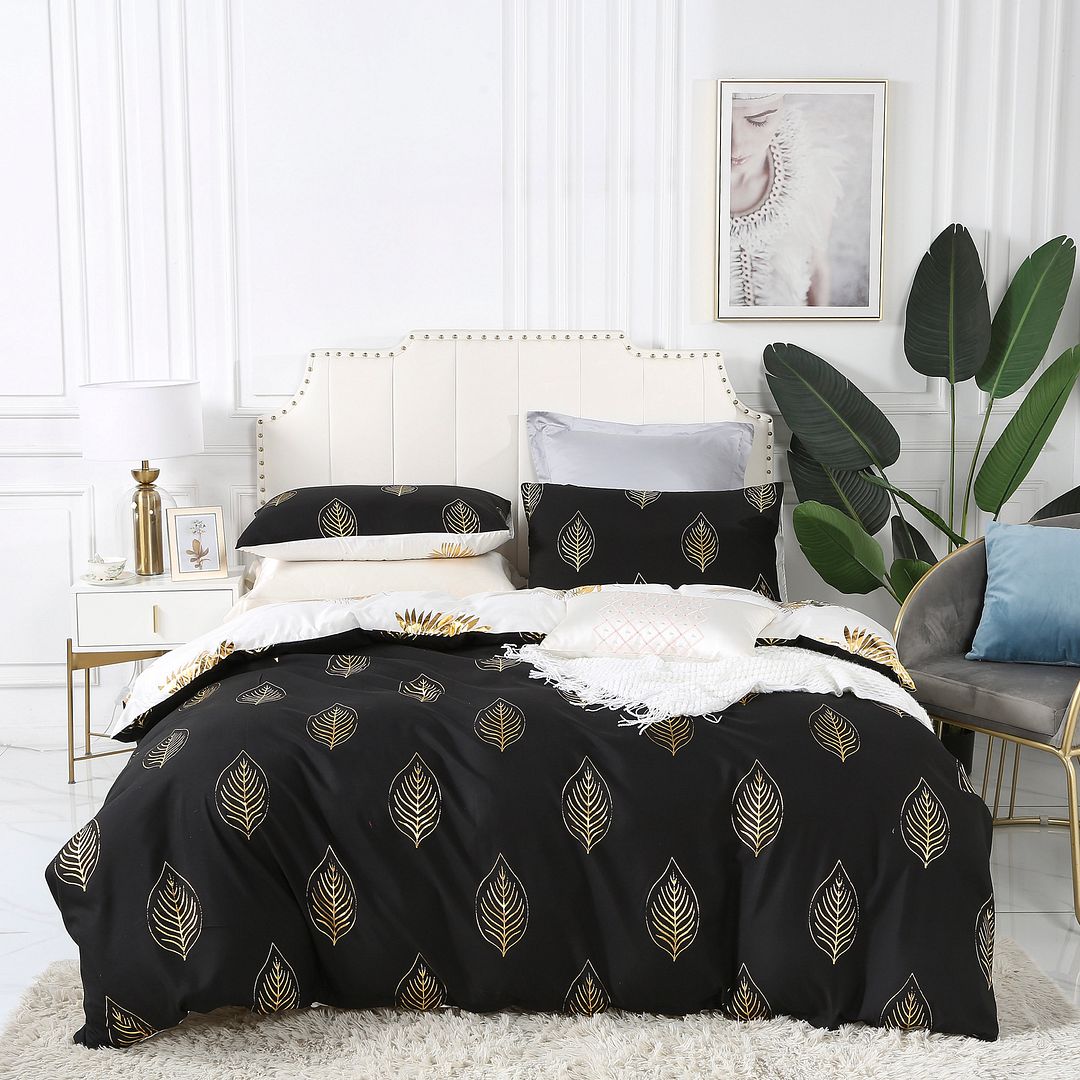 Duvet Covers: Reversible Design Leaves Queen Size Bed Quilt/Duvet Cover Set