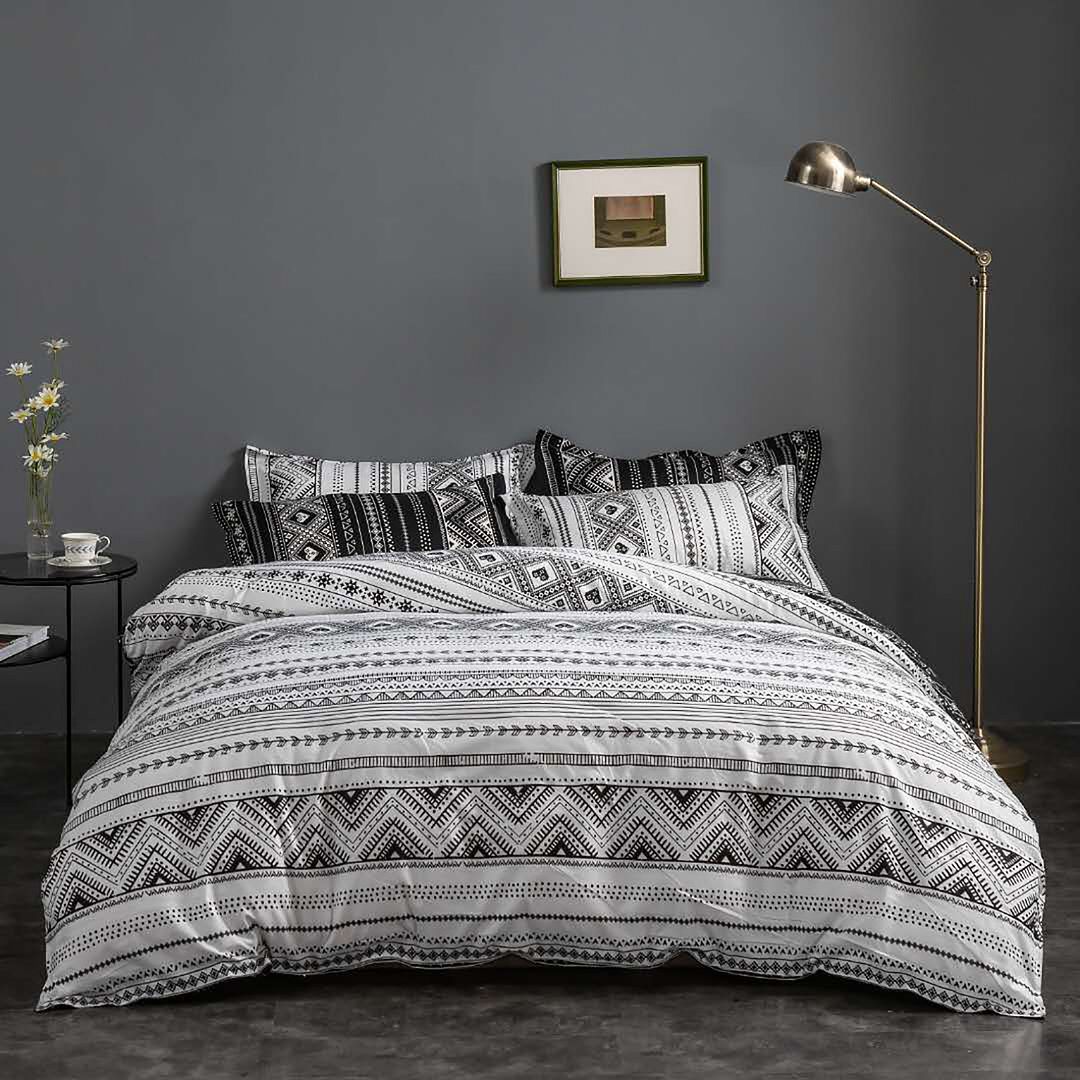 Duvet Covers: Hugo Reversible Super King Size Duvet Quilt Cover Set