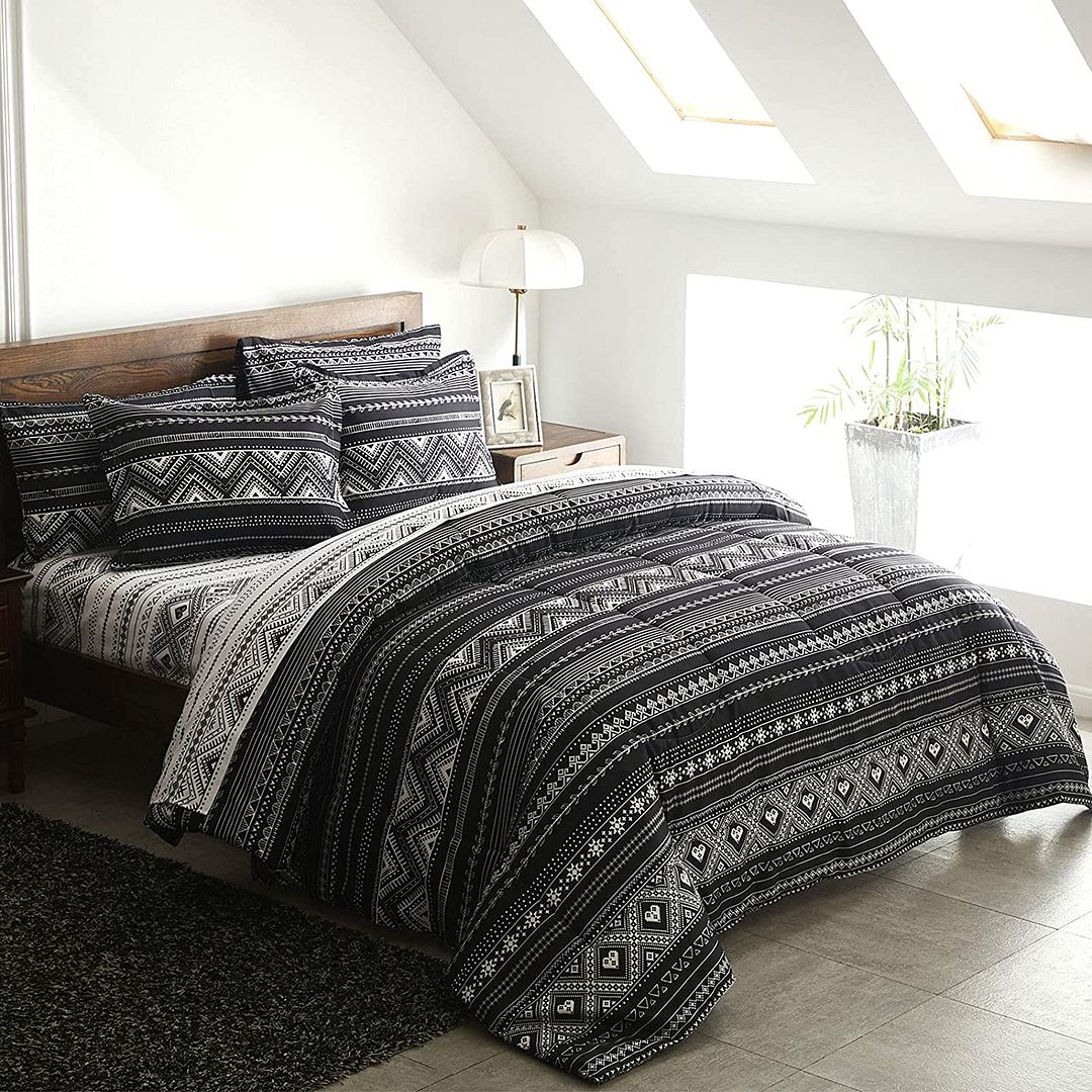Duvet Covers: Hugo Reversible Super King Size Duvet Quilt Cover Set