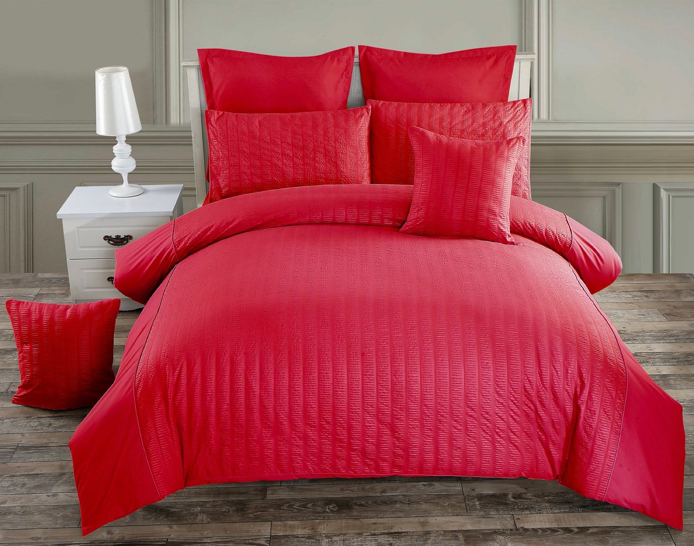 Duvet Covers: Seersucker King Size Quilt/Duvet Cover Set - Red