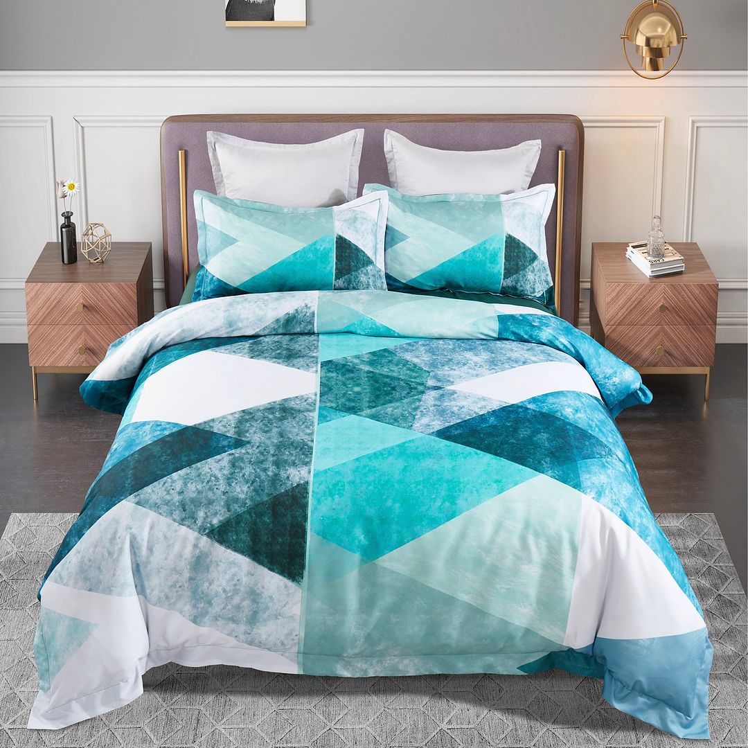Duvet Covers: Takashi Quilt Cover Set - King Size