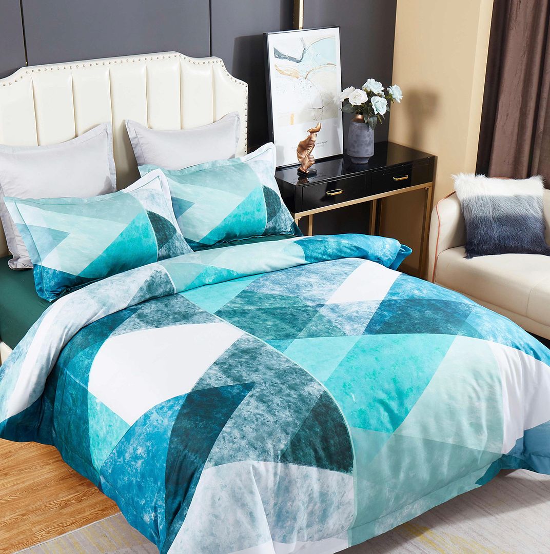Duvet Covers: Takashi Quilt Cover Set - King Size