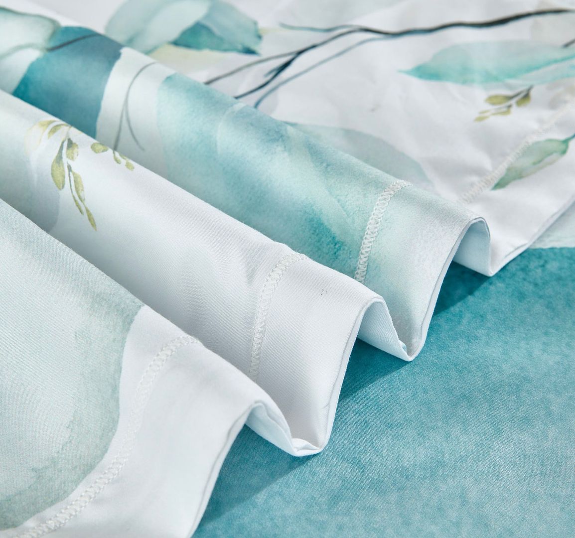 Duvet Covers: Angelis Leaves Quilt Cover Set - Queen Size