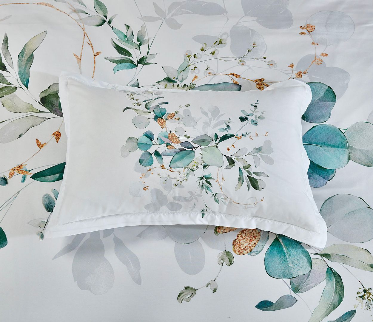Duvet Covers: Zinya Quilt Cover Set - Queen Size