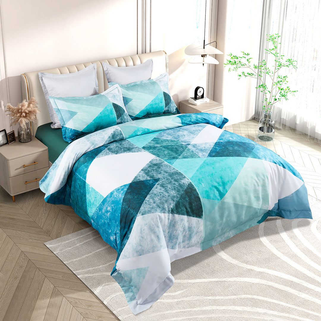 Duvet Covers: Takashi Quilt Cover Set - Queen Size