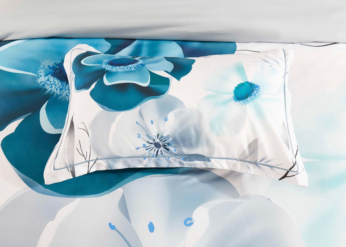 Duvet Covers: Julieta Floral Quilt Cover Set - Super King Size