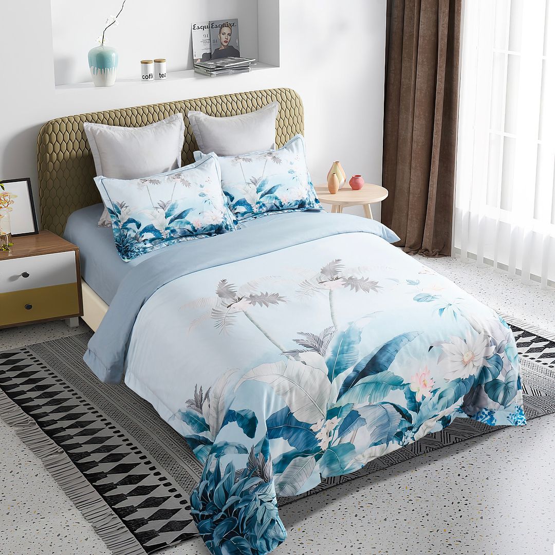 Duvet Covers: Tropical Quilt Cover Set - Super King Size
