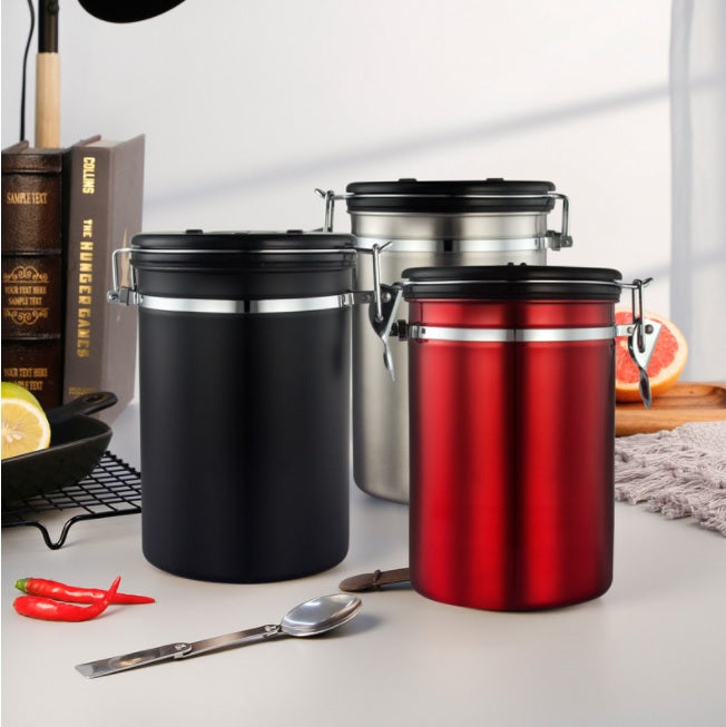 Food Storage: 1.8L Storage Container with Spoon