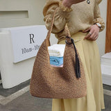 Men's Accessories: Large Capacity Fashion Woven Straw Shoulder Bag Simple Design for Everyday Use