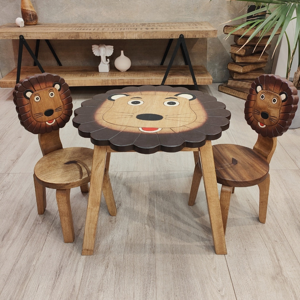 Outdoor Chairs: Lion Table Chairs Set