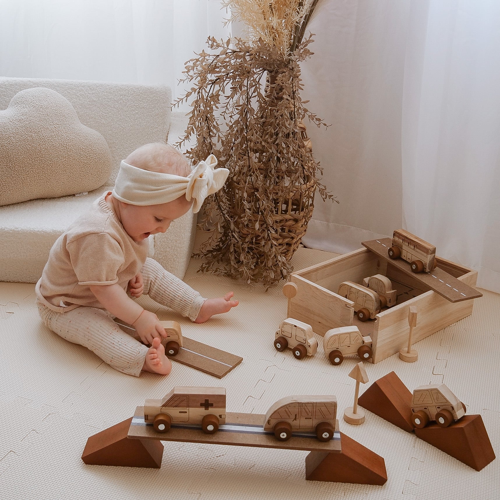 Pretend Play: All in one car play set