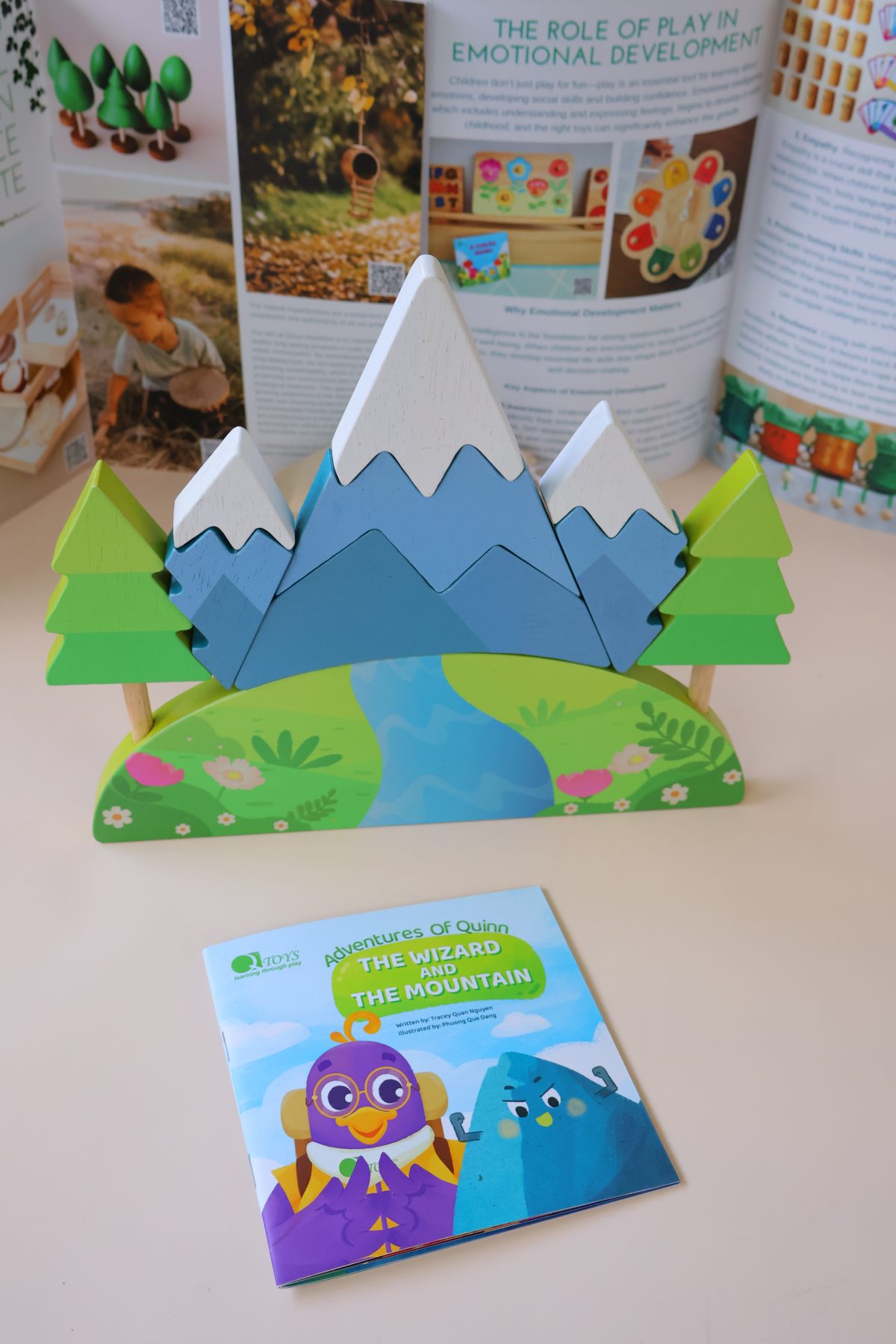 Activity Toys: Mountain Puzzle and Book Set