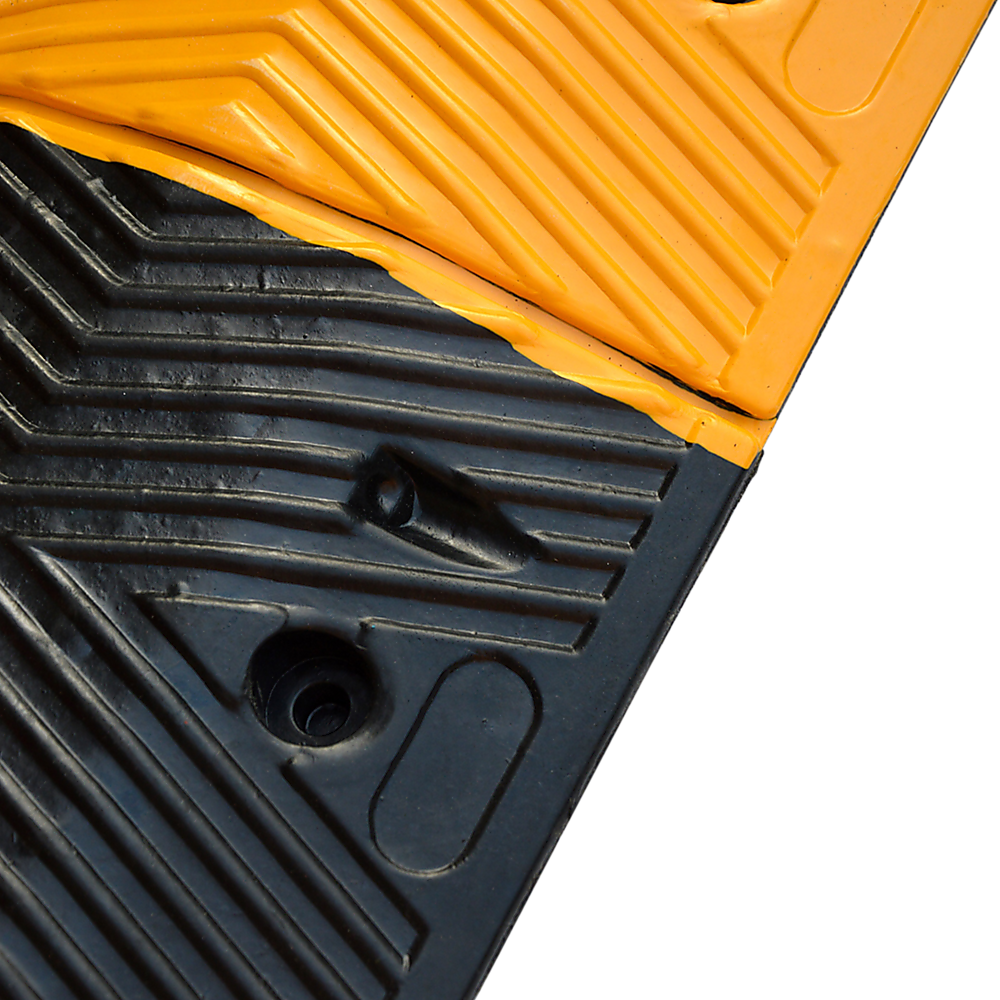 Gardening Accessories: Pair of 1m Long 60T Load Rubber Speed Bump Hump Modular Speed Humps Road Hump