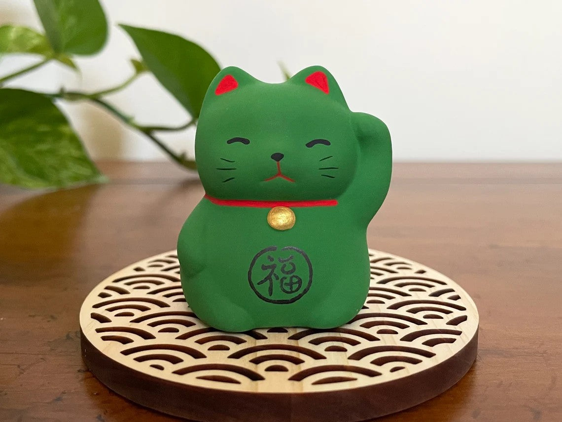 Okimono Lavender Maneki Neko
