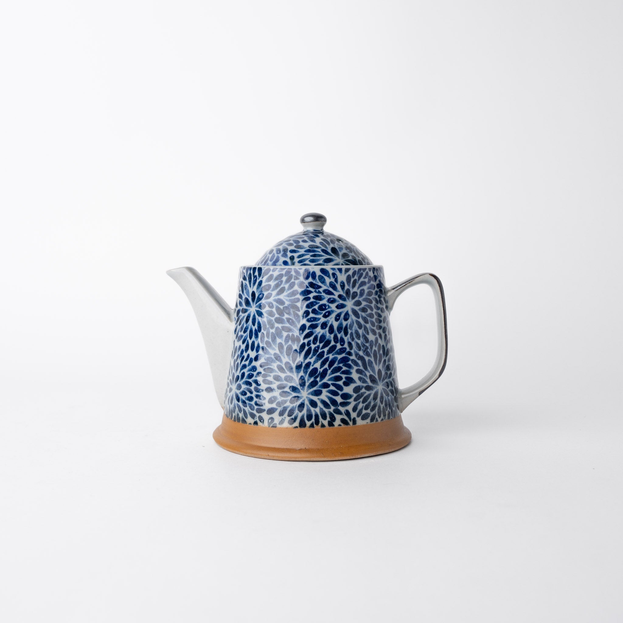 Teas & Accessories: Teapot 400ml Chrysanthemum Design